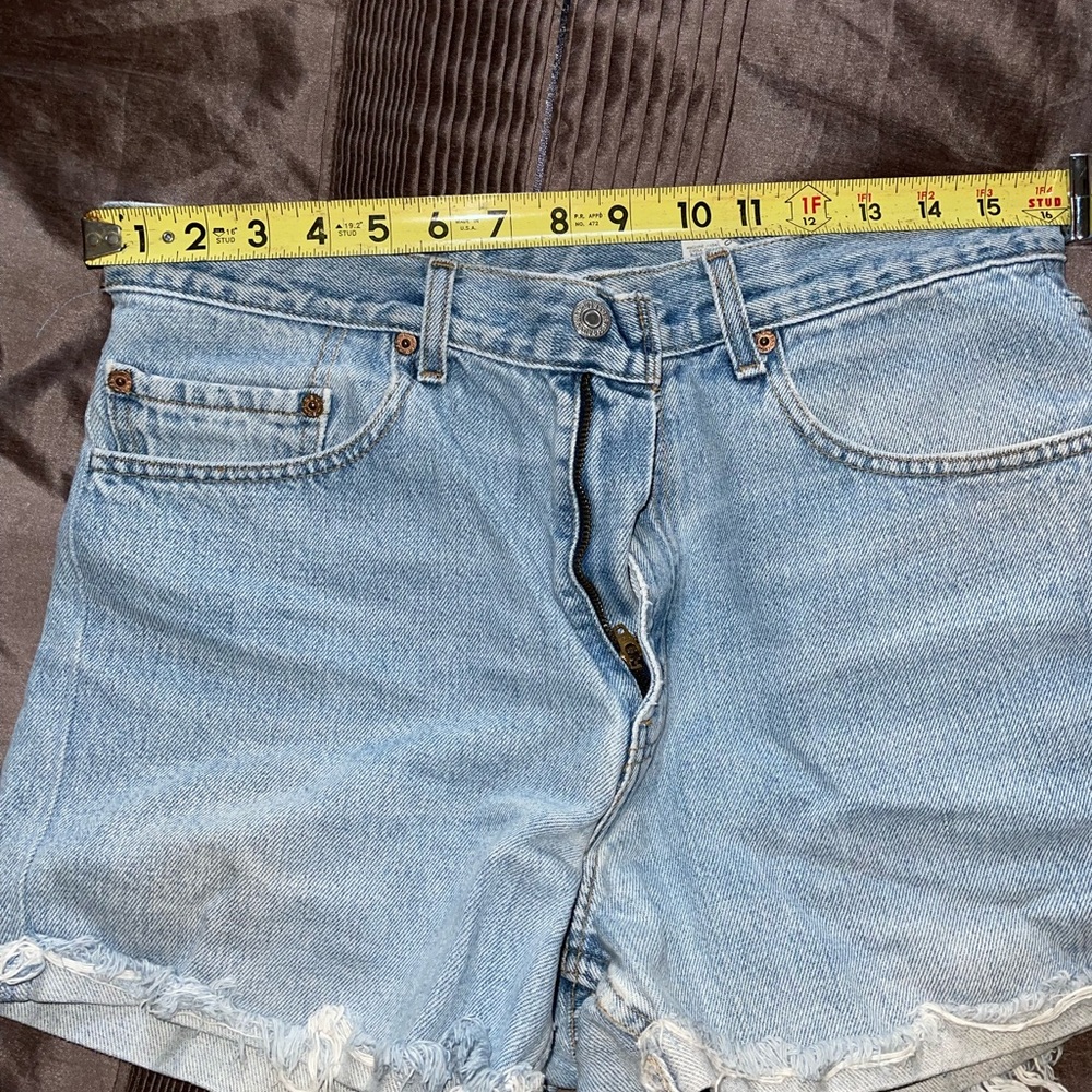 Vintage Levi Shorts - Picture 2 of 10
